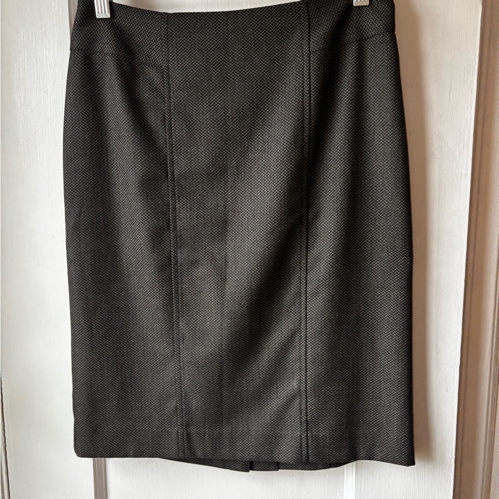 Halogen Pencil Skirt, size 4P petite